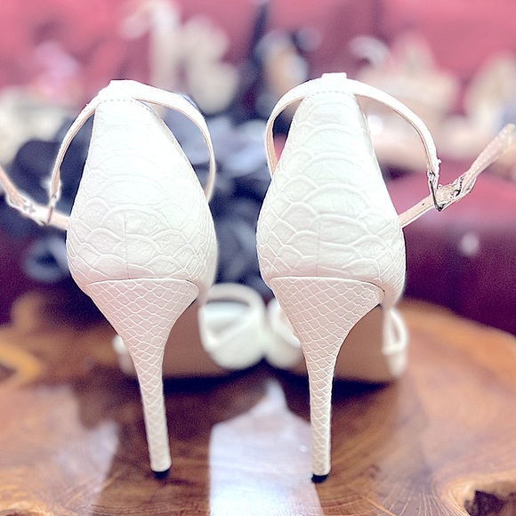 Mary-Jane style White Snakeskin Peep-Toe Stiletto Heels - Picture 16 of 16
